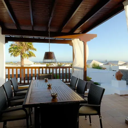 Lanzamare Private Pool Playa Blanca Villa